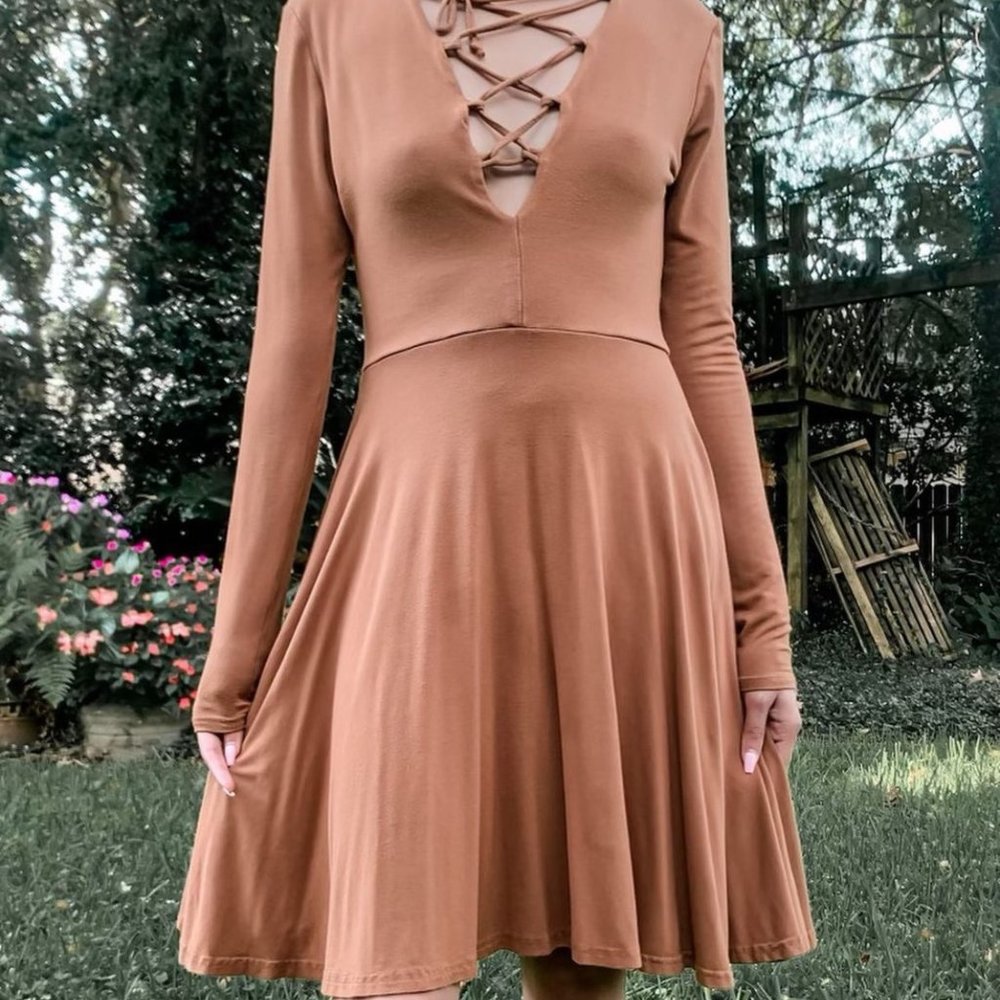 🥑FREE🥑 w/any FP purchase Missguided Long Sleeve Lace Up Dress in Cinnamon
